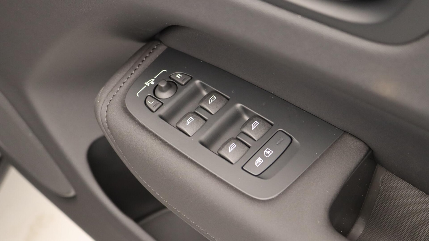 Used Volvo XC60 2025 for sale - 76151849: Photo 22