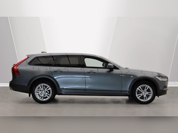 Used Volvo V90 2018 for sale - 75387679: Photo