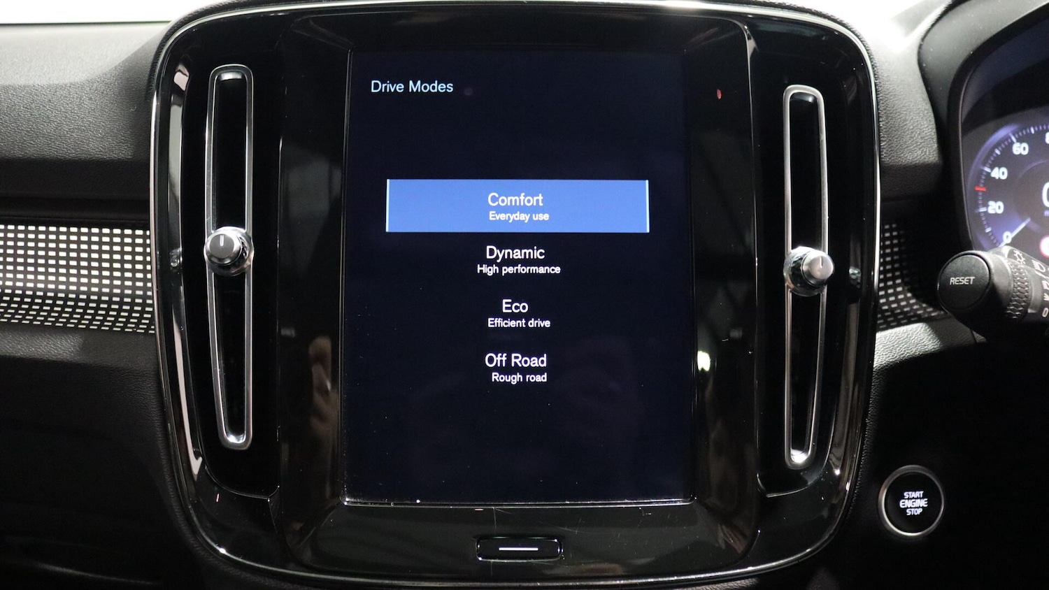Used Volvo XC40 2021 for sale - 76109847: Photo 35