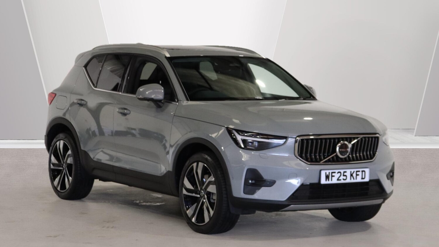 Used Volvo XC40 2025 for sale - 75990641: Photo 1