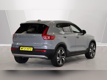 Used Volvo XC40 2025 for sale - 75990641: Photo 2