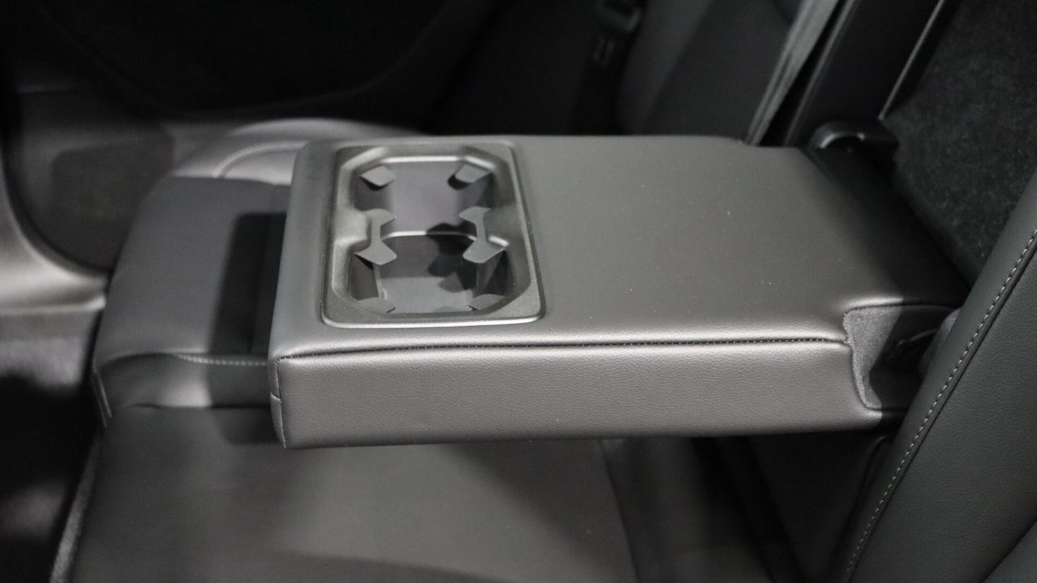 Used Volvo XC40 2025 for sale - 75990641: Photo 32