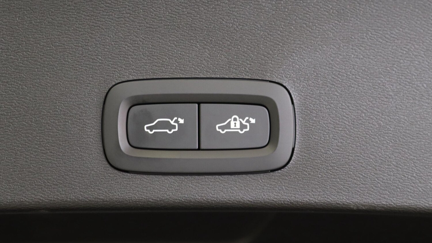 Used Volvo XC40 2025 for sale - 75990641: Photo 33