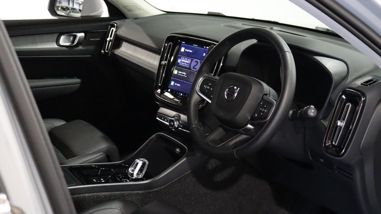 Used Volvo XC40 2025 for sale - 75990641: Photo 4