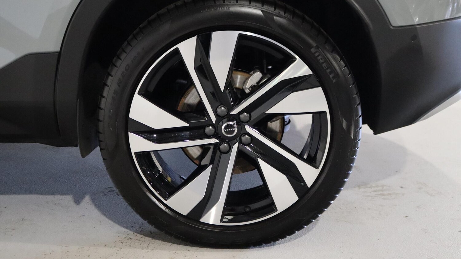 Used Volvo XC40 2025 for sale - 75990641: Photo 9