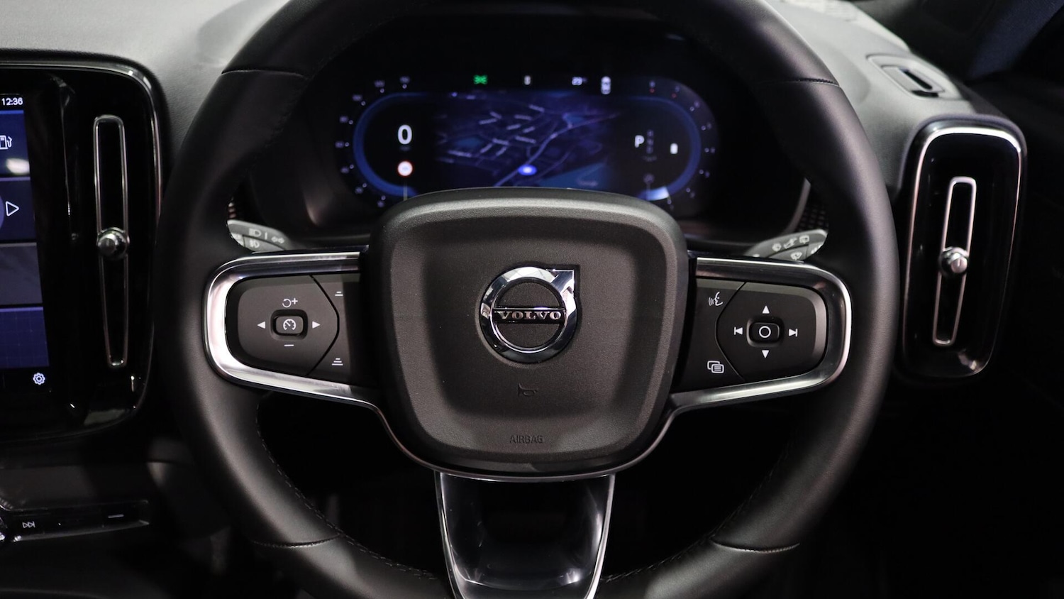 Used Volvo XC40 2025 for sale - 76326450: Photo 10