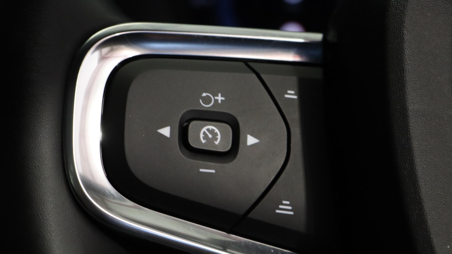 Used Volvo XC40 2025 for sale - 76326450: Photo 19