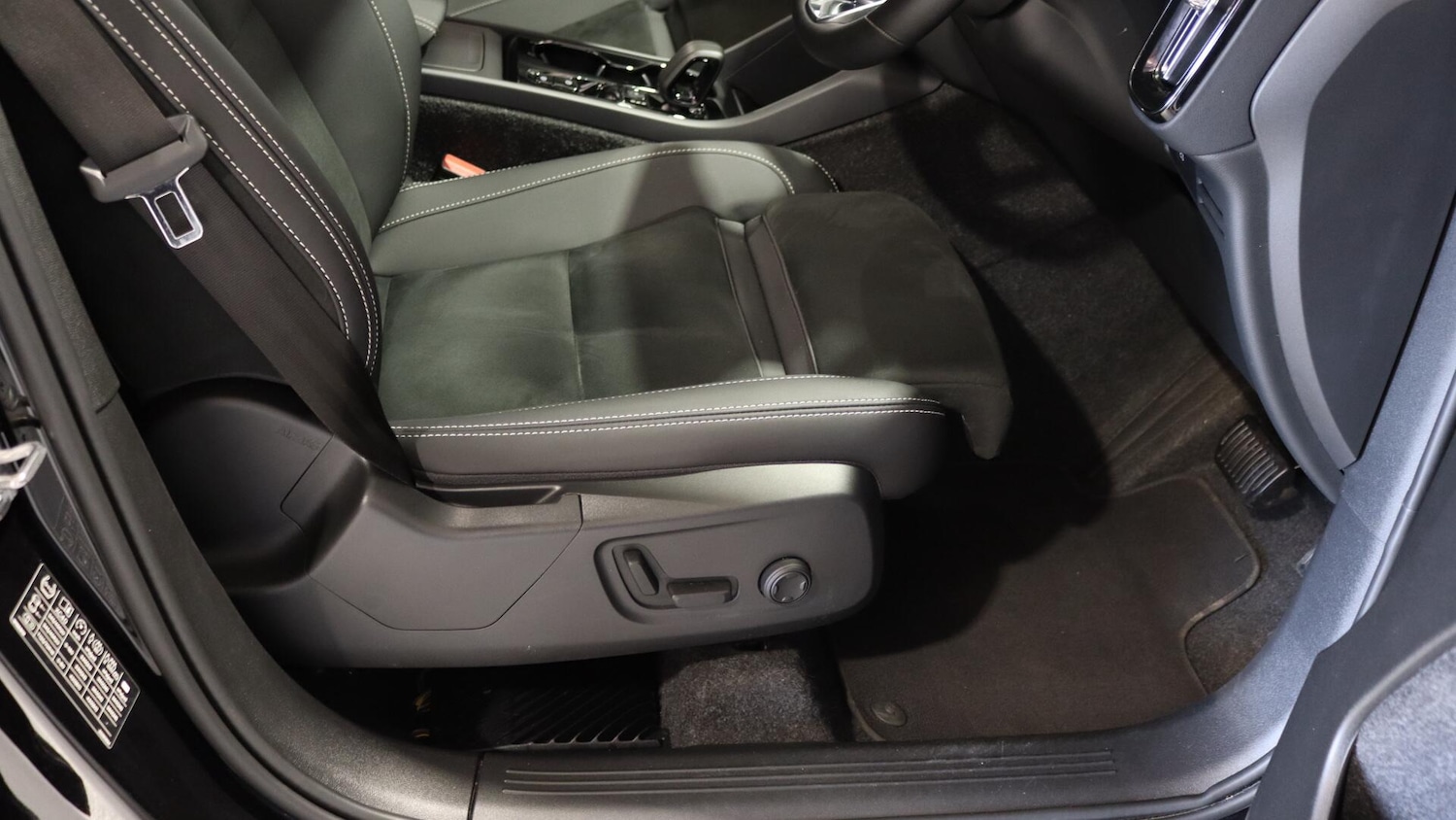 Used Volvo XC40 2025 for sale - 76326450: Photo 28