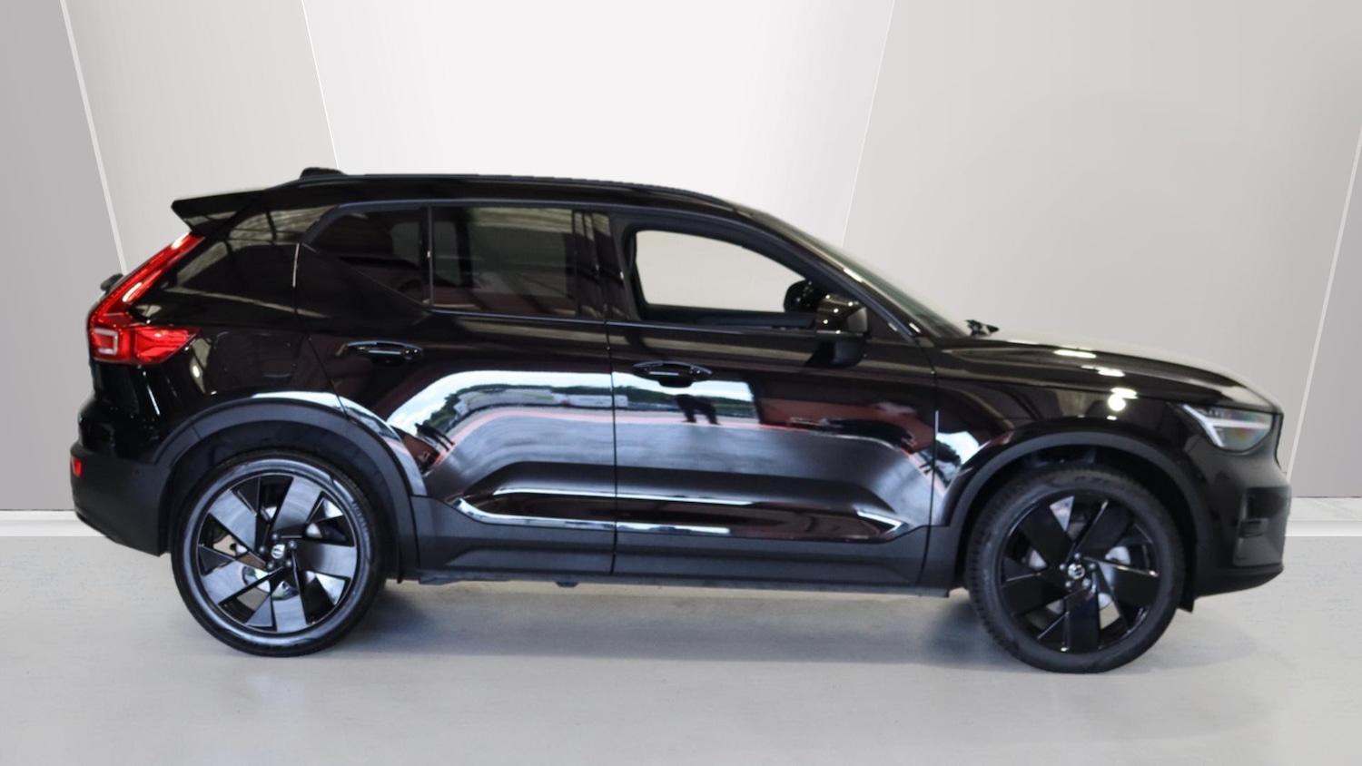 Used Volvo XC40 2025 for sale - 76326450: Photo 3