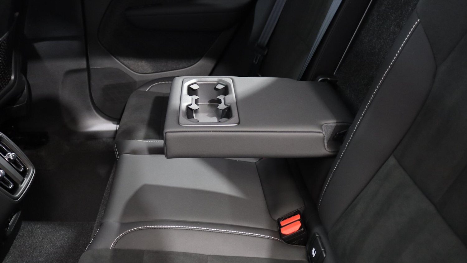 Used Volvo XC40 2025 for sale - 76326450: Photo 32