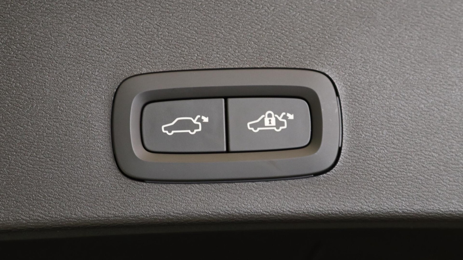 Used Volvo XC40 2025 for sale - 76326450: Photo 33