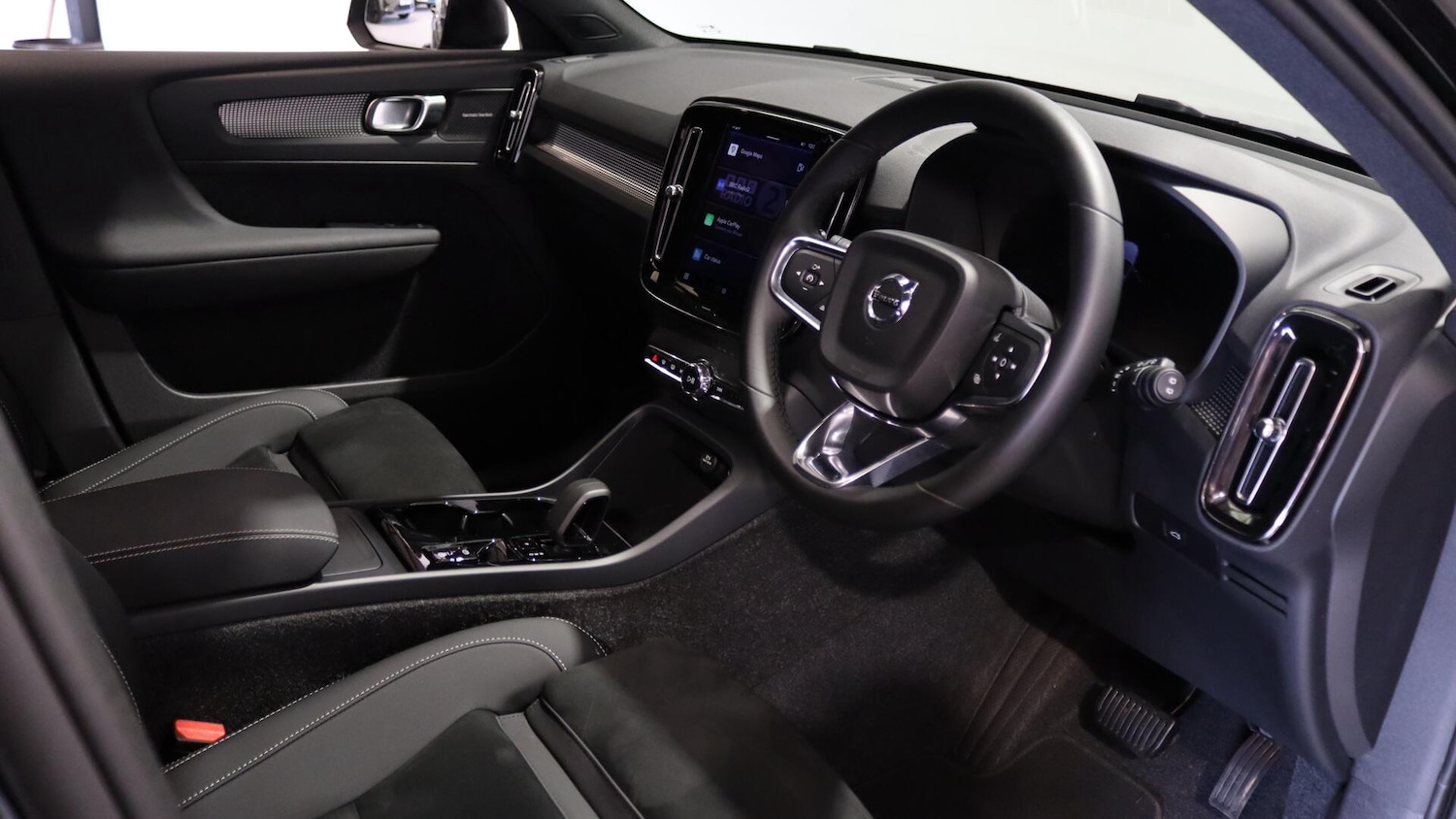 Used Volvo XC40 2025 for sale - 76326450: Photo 4