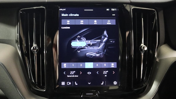 Used Volvo XC60 2022 for sale - 75696302: Photo 32