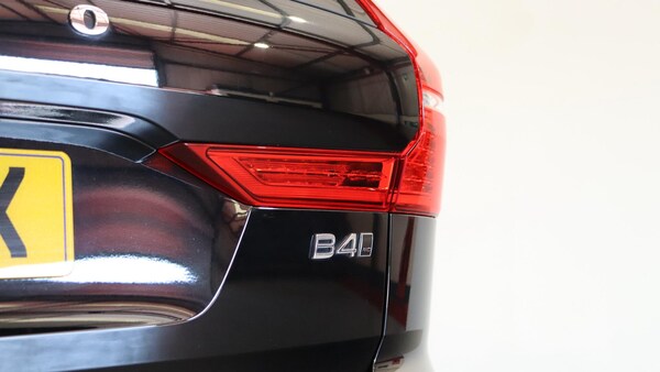 Used Volvo XC60 2022 for sale - 75696302: Photo 35