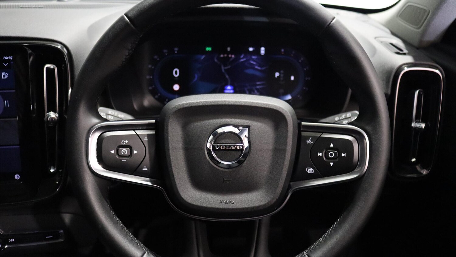 Used Volvo XC40 2025 for sale - 76013014: Photo 10
