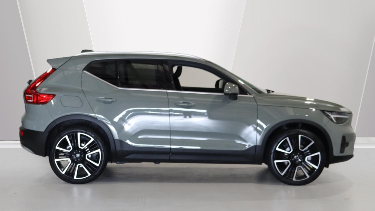 Used Volvo XC40 2025 for sale - 76013014: Photo 3