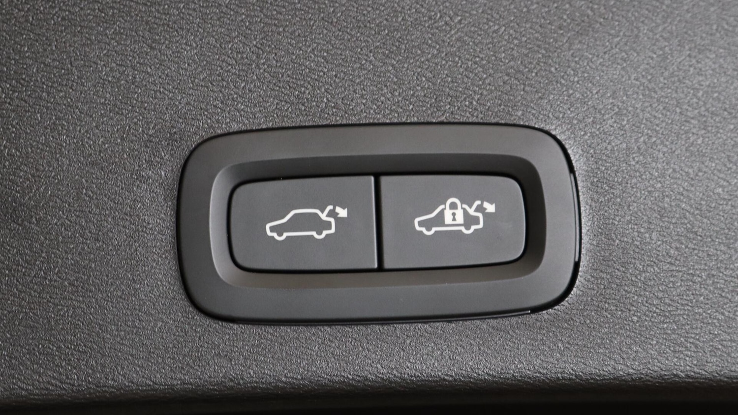 Used Volvo XC40 2025 for sale - 76013014: Photo 33