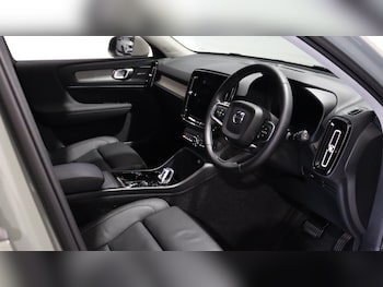 Used Volvo XC40 2025 for sale - 76013014: Photo 4