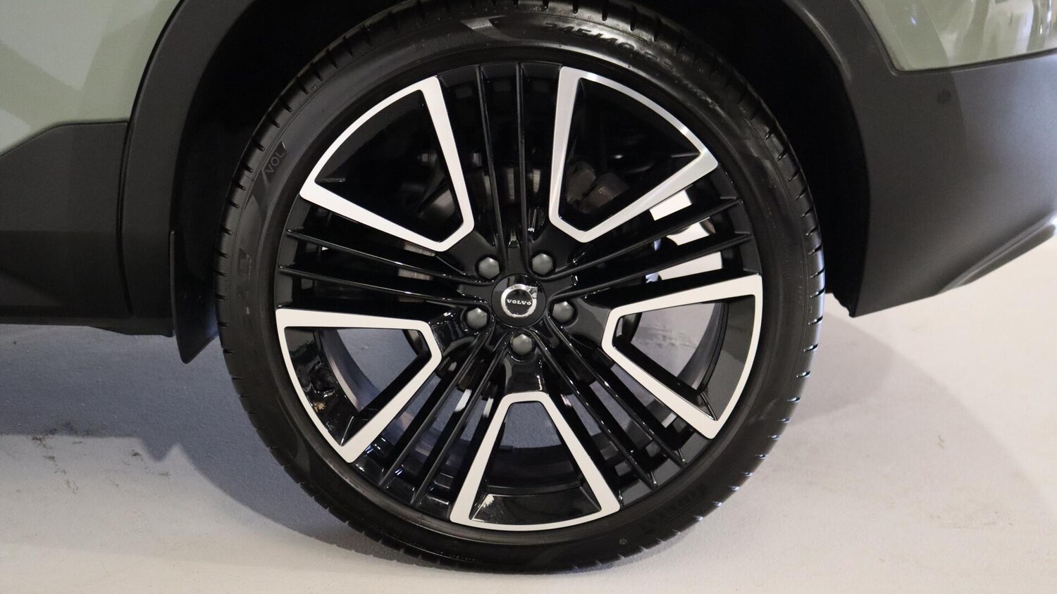Used Volvo XC40 2025 for sale - 76013014: Photo 9