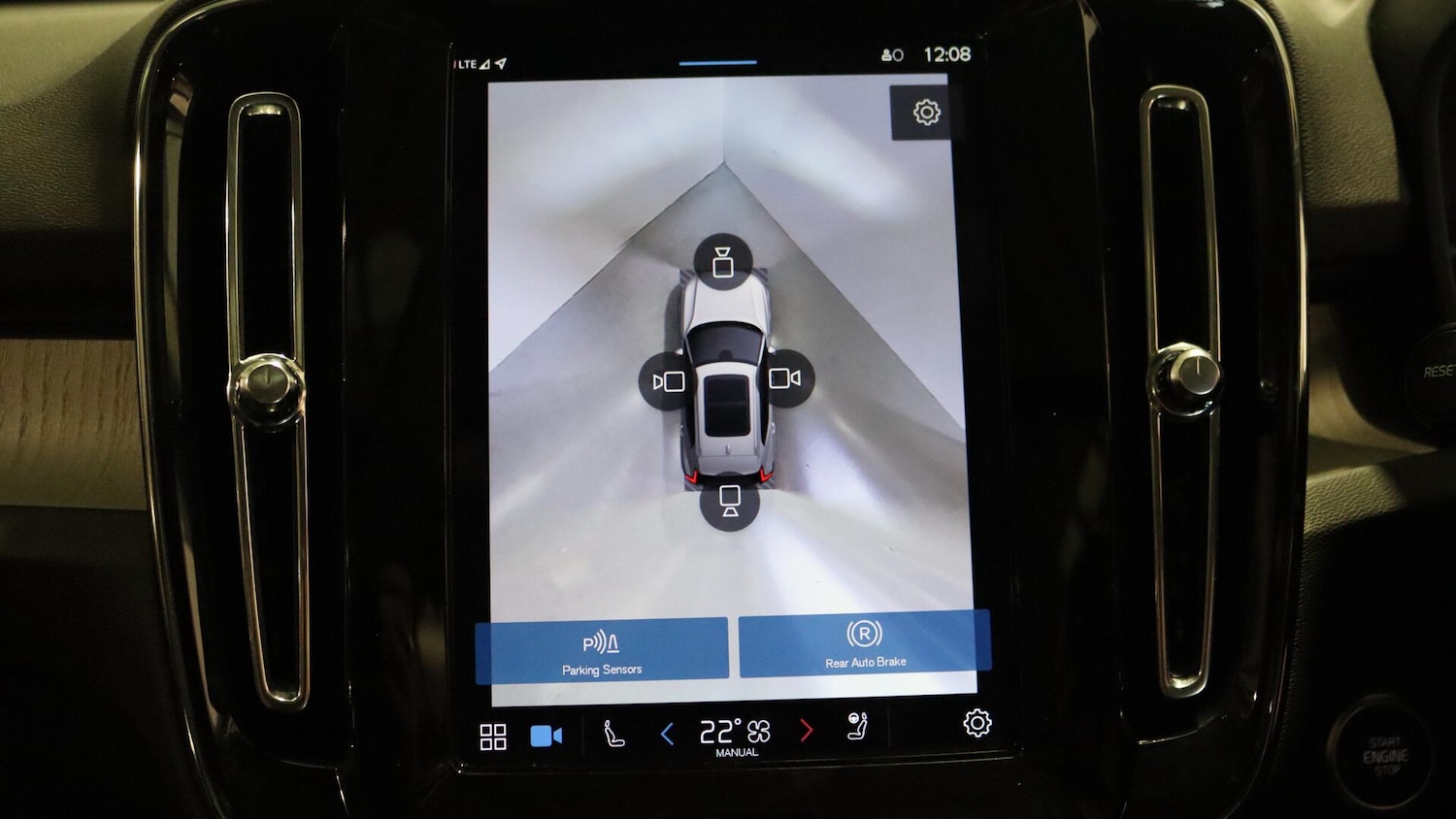 Used Volvo XC40 2025 for sale - 76137756: Photo 17