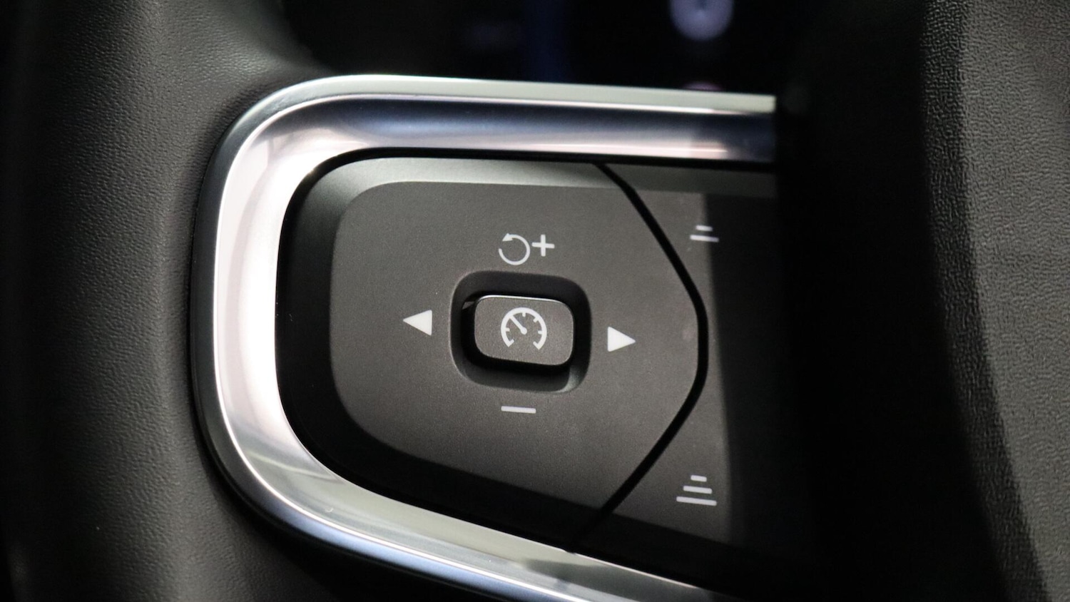 Used Volvo XC40 2025 for sale - 76137756: Photo 19