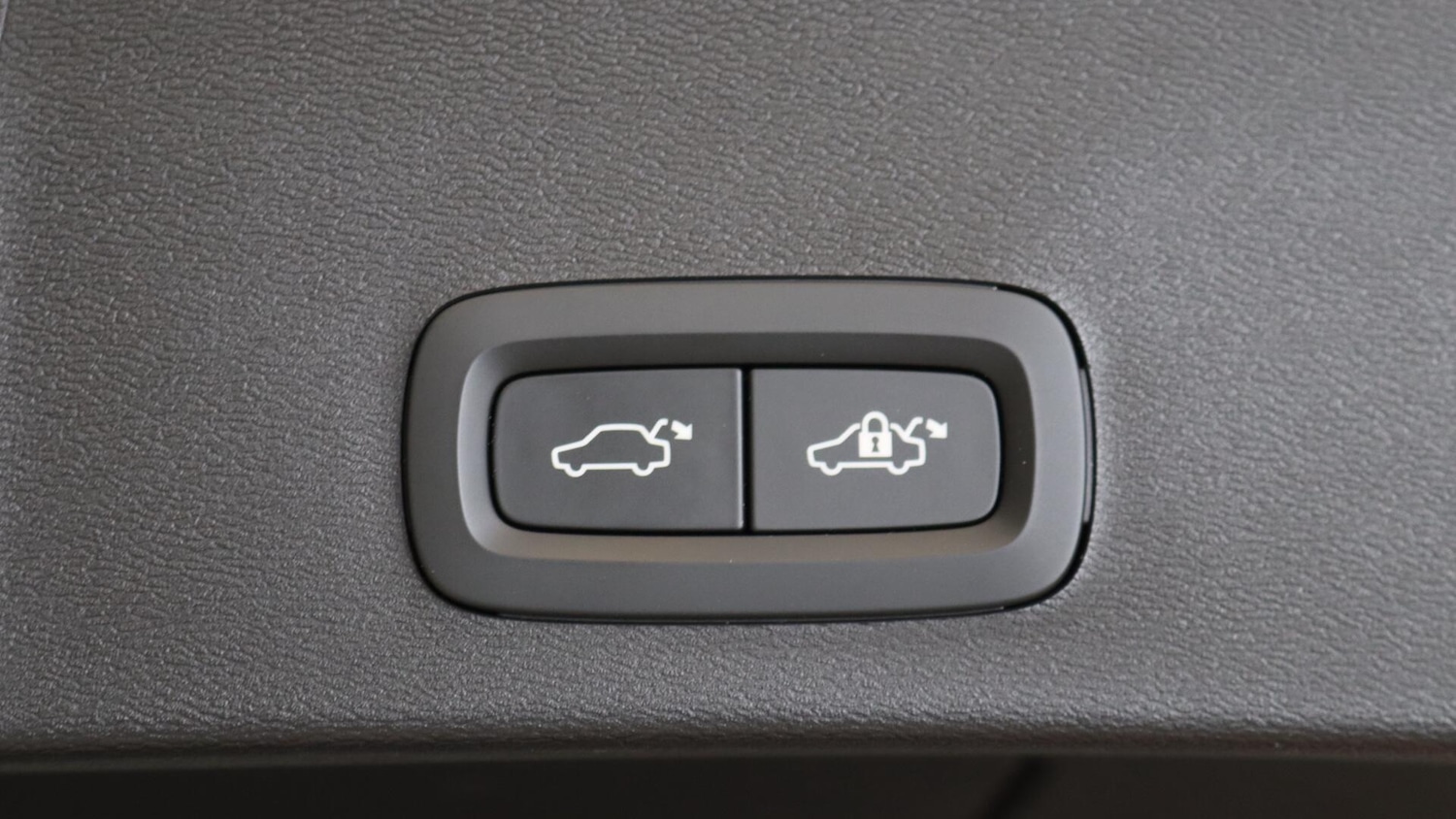 Used Volvo XC40 2025 for sale - 76137756: Photo 33