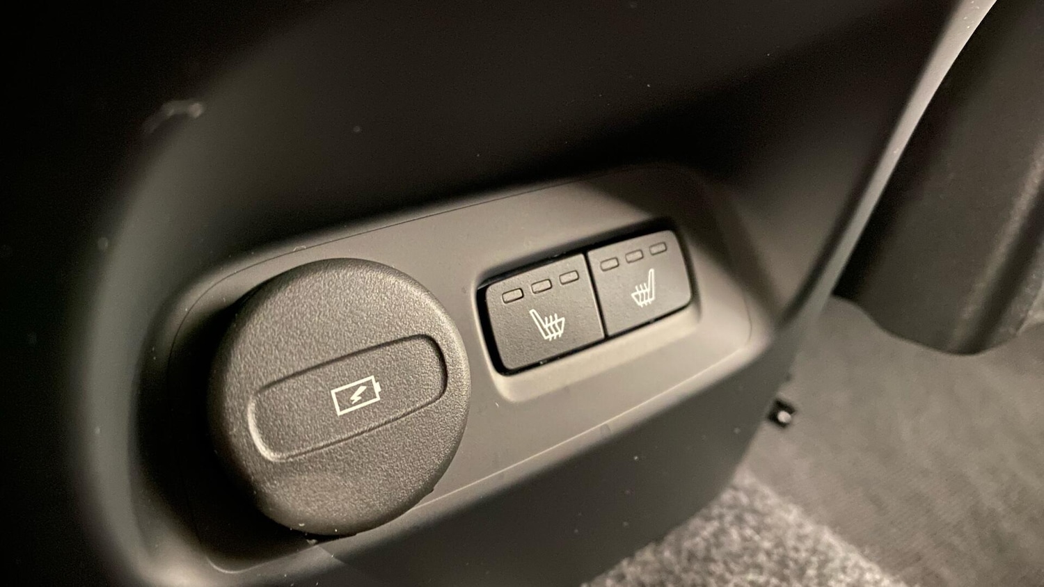 Used Volvo XC40 2025 for sale - 76137756: Photo 34