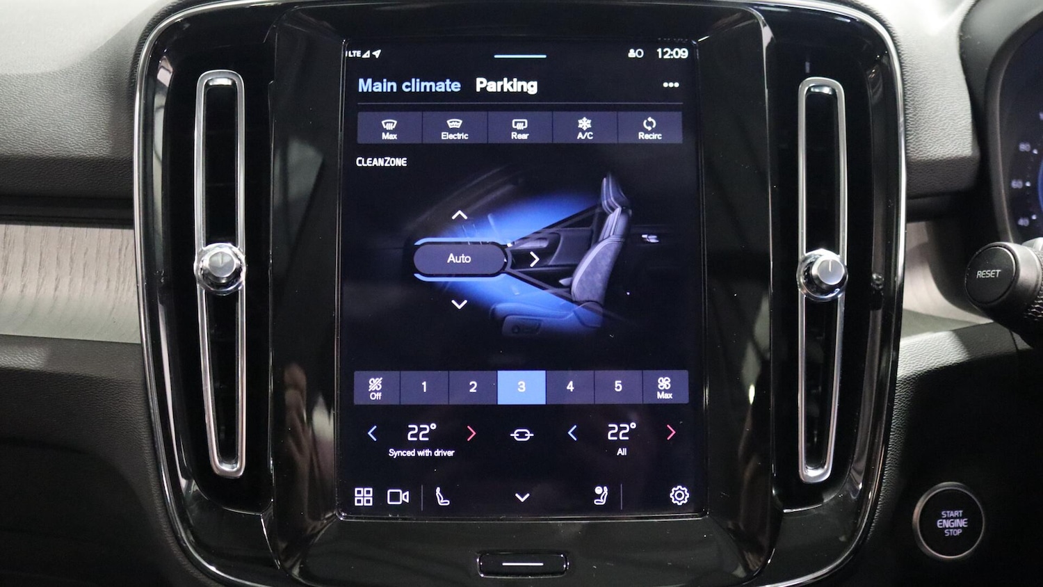 Used Volvo XC40 2025 for sale - 76137756: Photo 38