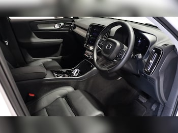 Used Volvo XC40 2025 for sale - 76137756: Photo 4