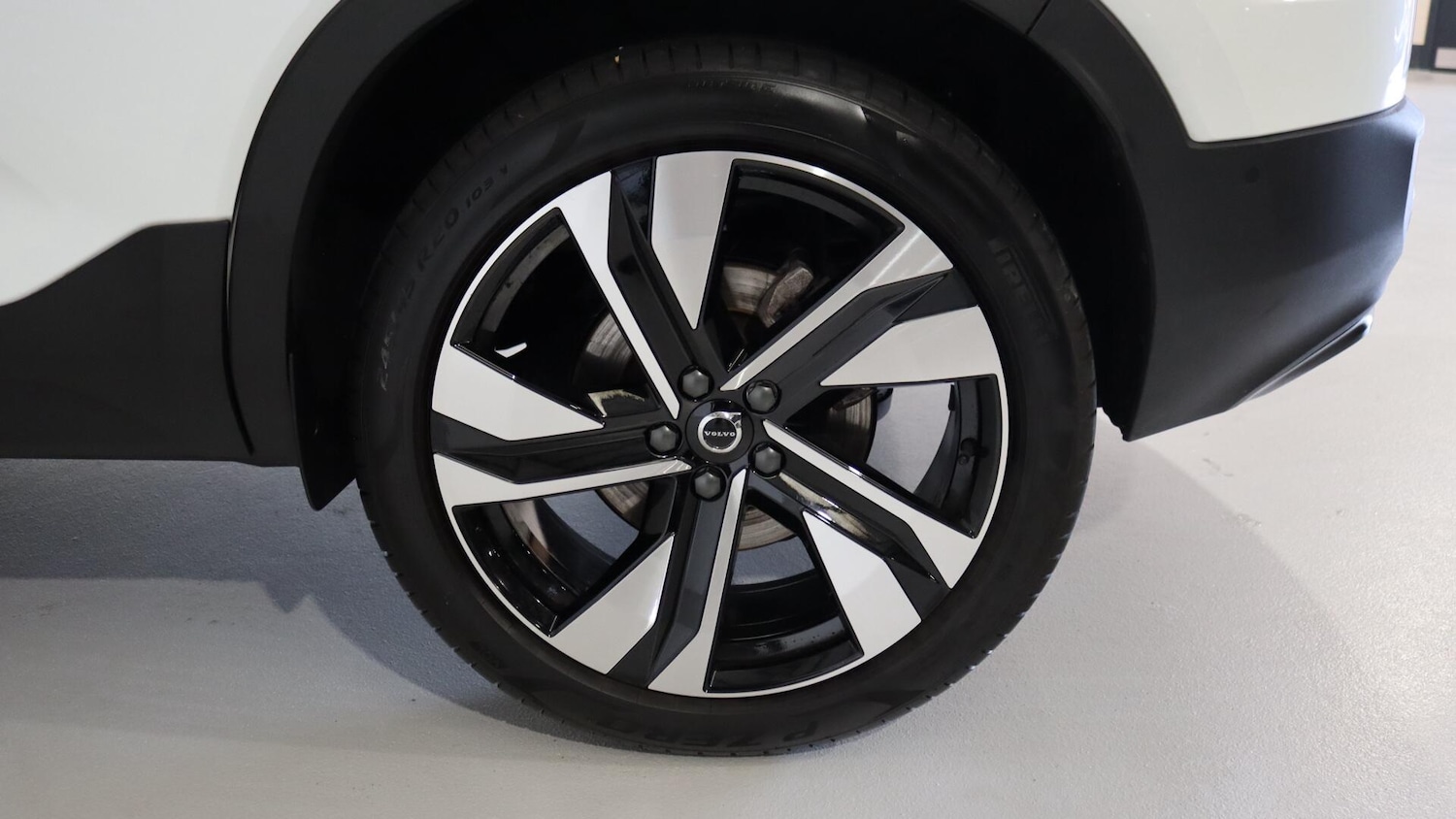 Used Volvo XC40 2025 for sale - 76137756: Photo 9