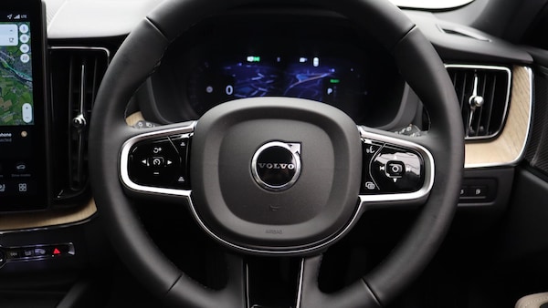 Used Volvo XC60 2025 for sale - 76259269: Photo 10