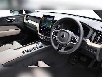 Used Volvo XC60 2025 for sale - 76259269: Photo 4