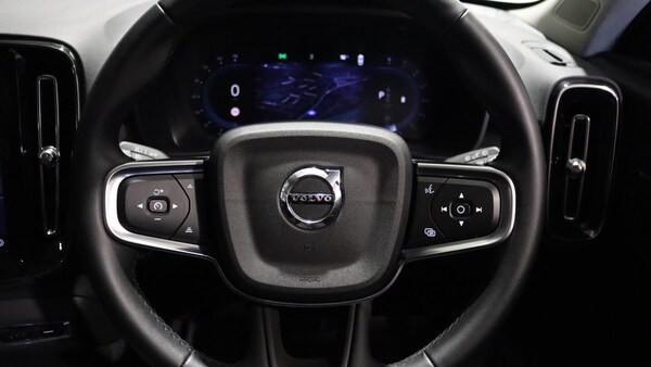 Used Volvo XC40 2025 for sale - 76166420: Photo 10