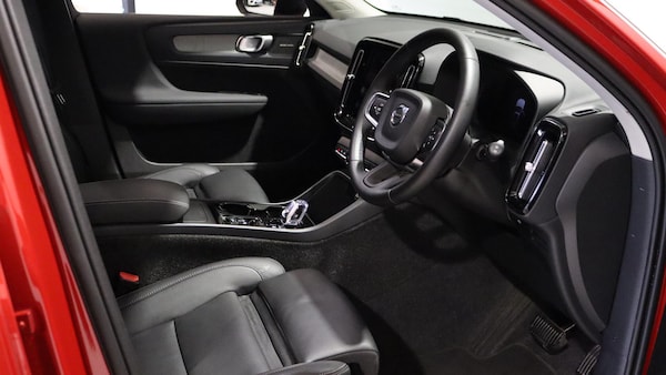 Used Volvo XC40 2025 for sale - 76166420: Photo 4
