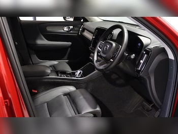 Used Volvo XC40 2025 for sale - 76166420: Photo 4
