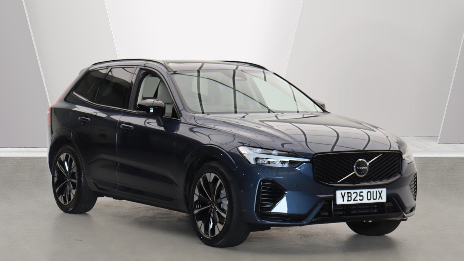 Used Volvo XC60 2025 for sale - 76012134: Photo 1