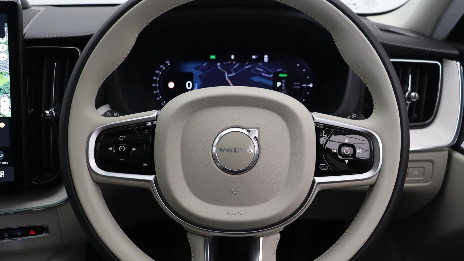 Used Volvo XC60 2025 for sale - 76012134: Photo 10