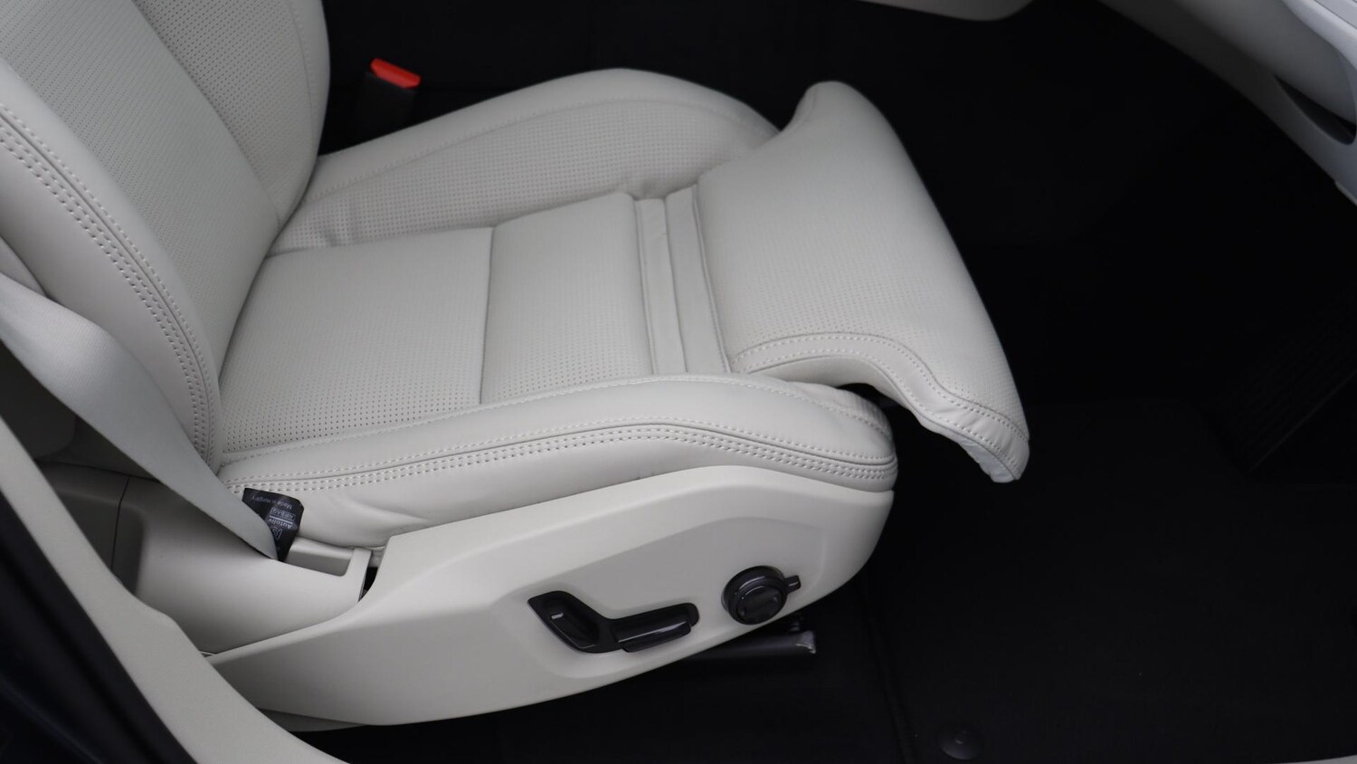 Used Volvo XC60 2025 for sale - 76012134: Photo 28