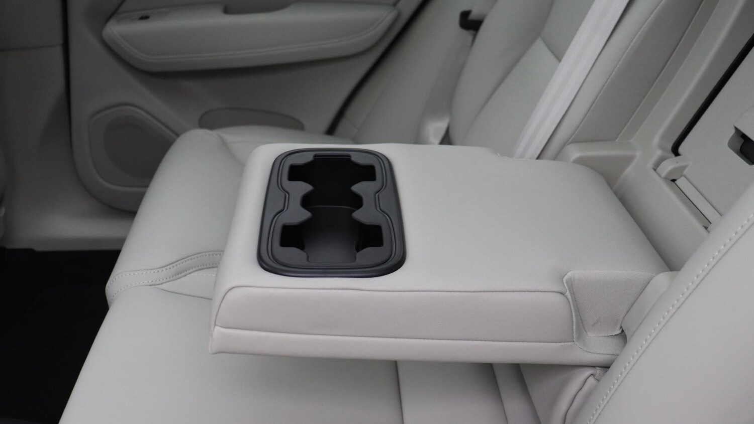 Used Volvo XC60 2025 for sale - 76012134: Photo 32