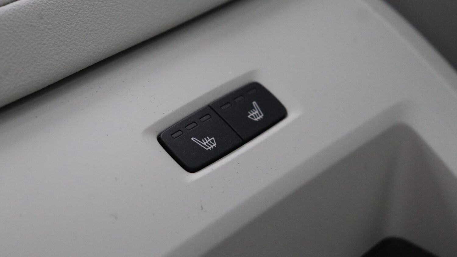 Used Volvo XC60 2025 for sale - 76012134: Photo 34