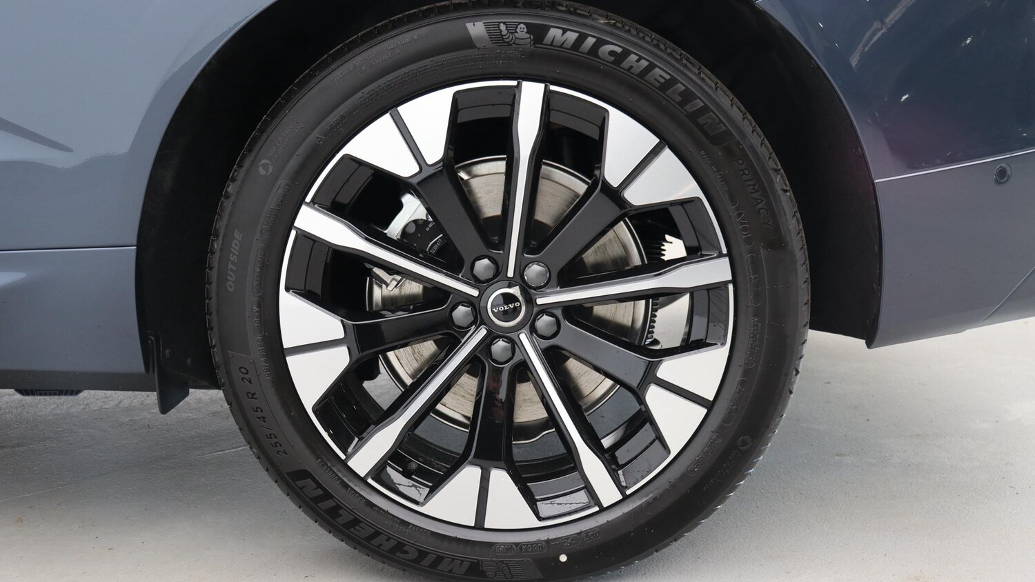 Used Volvo XC60 2025 for sale - 76012134: Photo 9