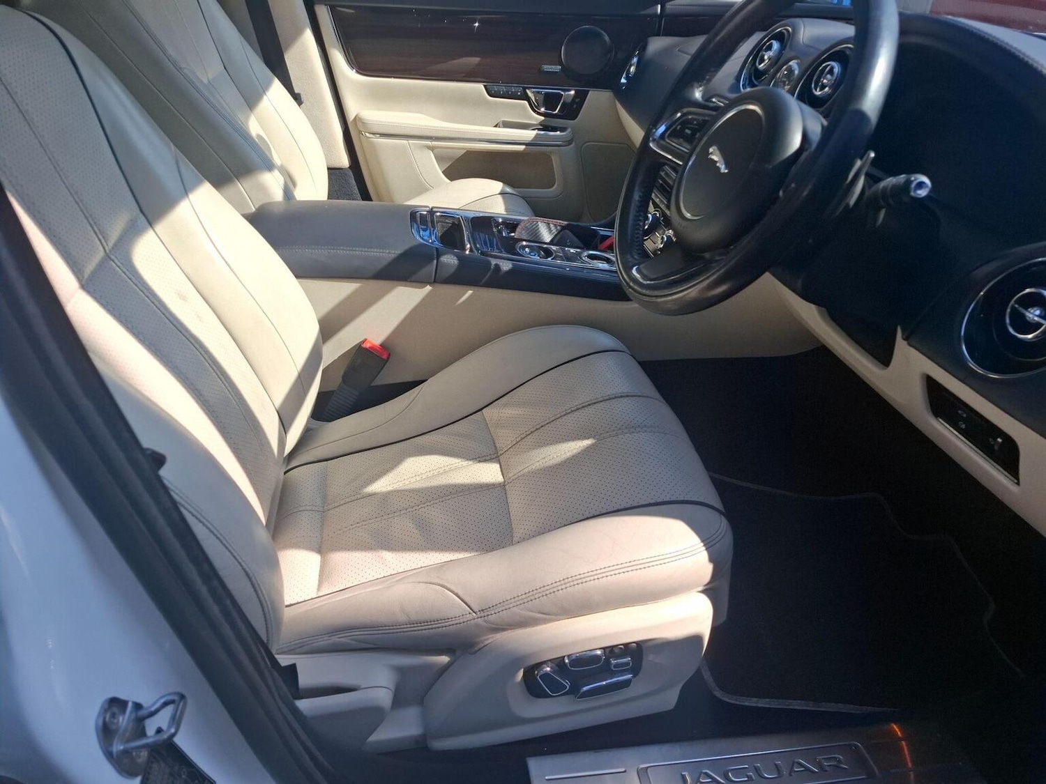 Used Jaguar XJ 2015 for sale - 78098158: Photo 10