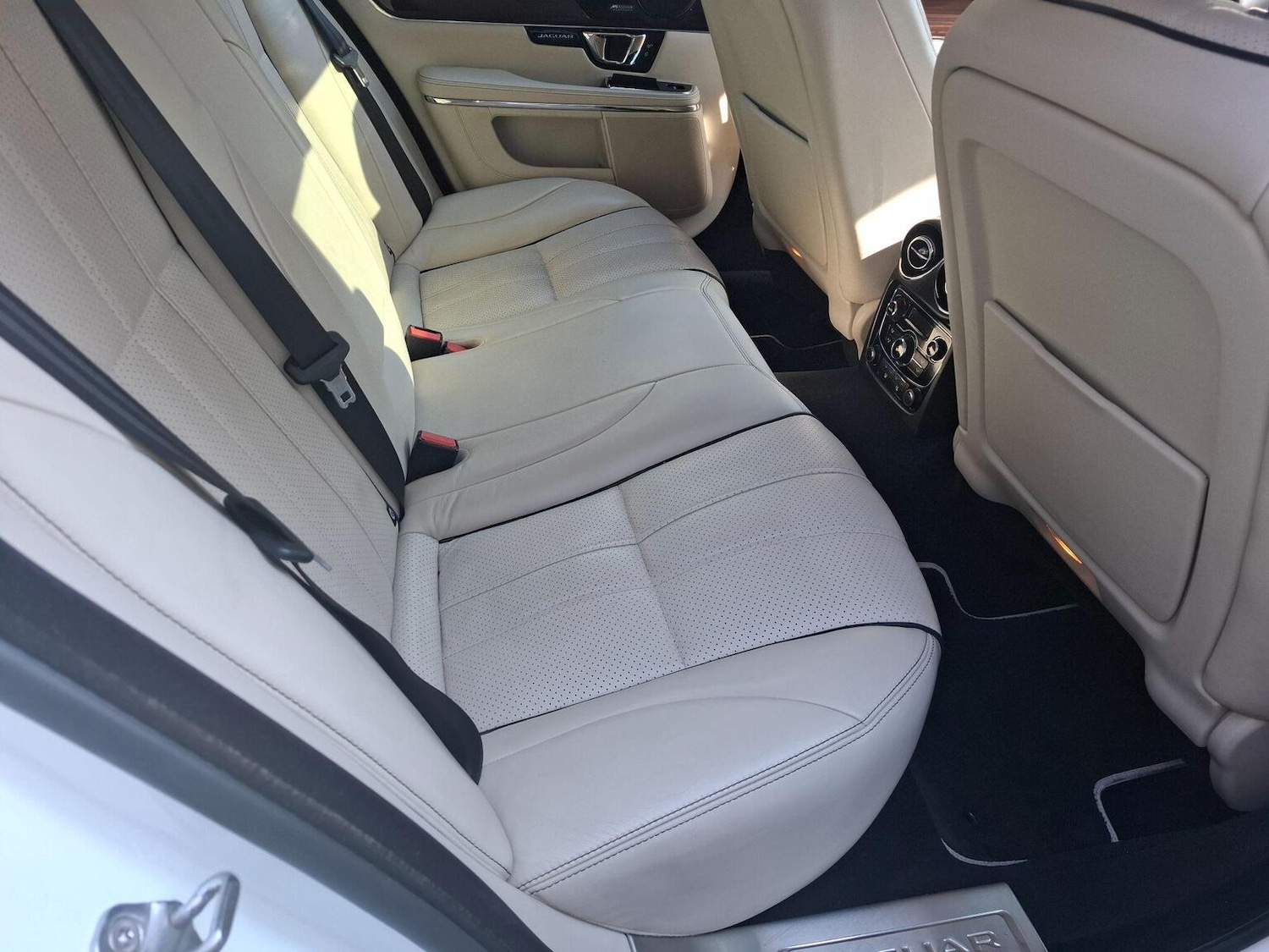 Used Jaguar XJ 2015 for sale - 78098158: Photo 11