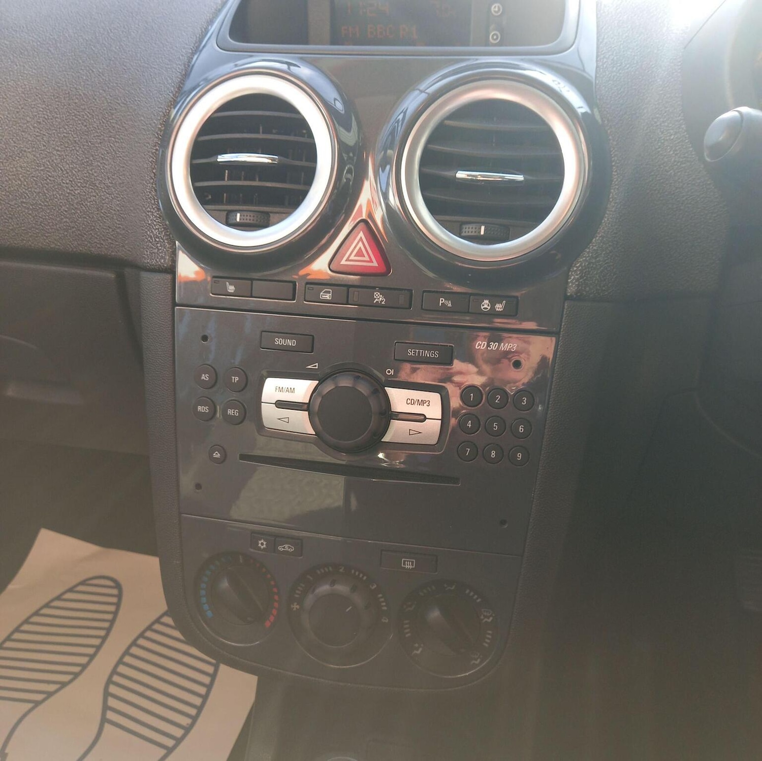 Used Vauxhall Corsa 2011 for sale - 77289075: Photo 12