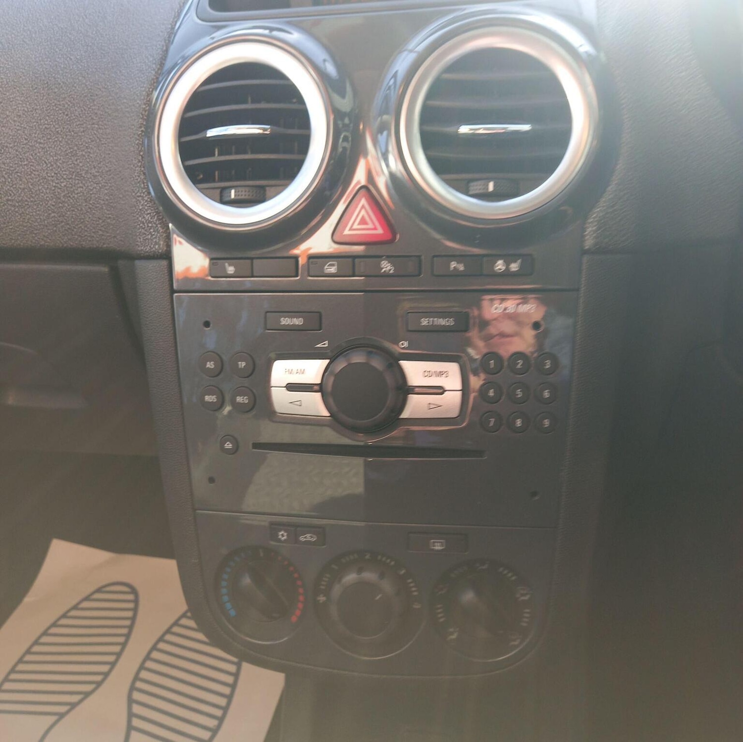 Used Vauxhall Corsa 2011 for sale - 77289075: Photo 14