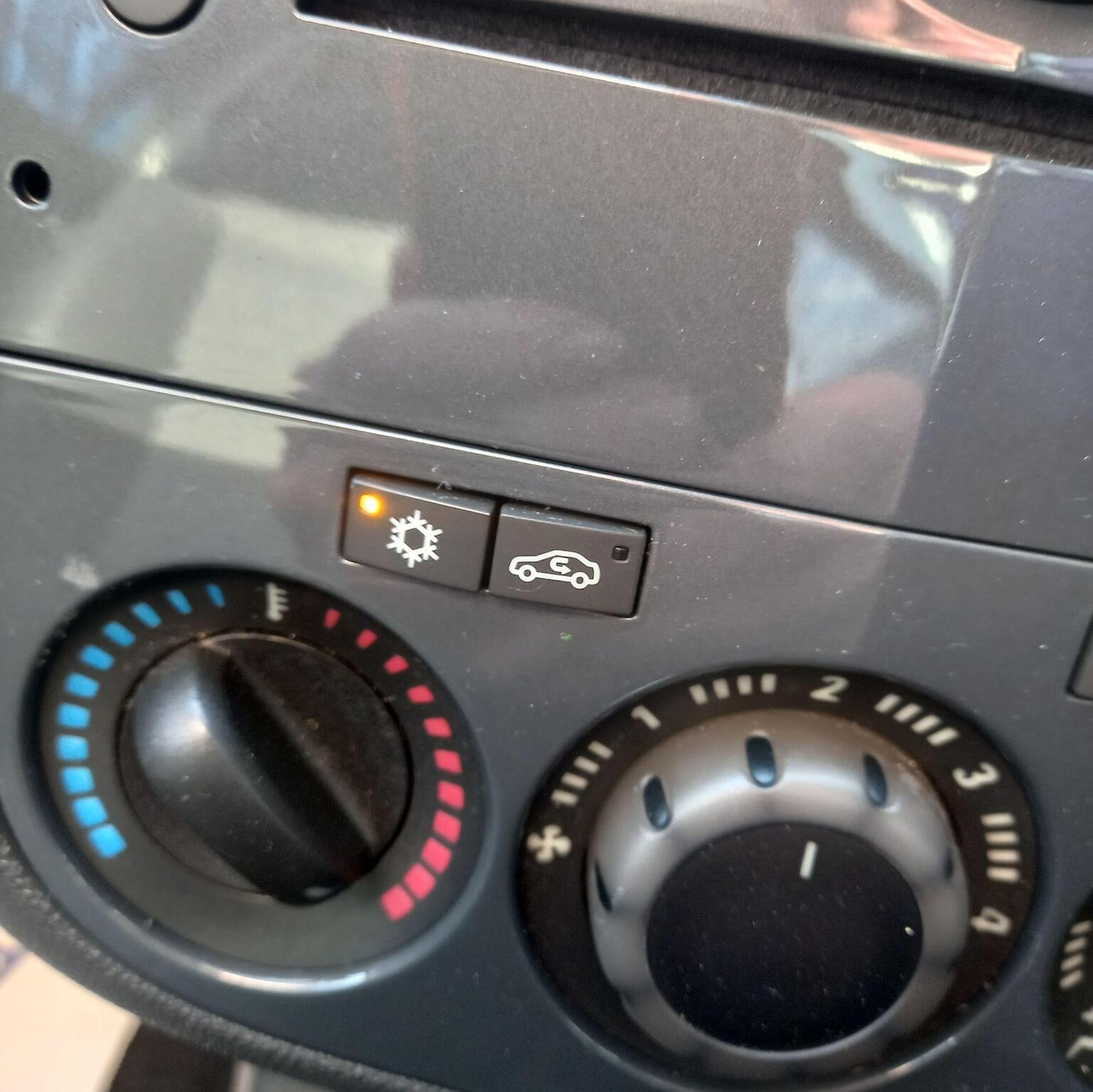 Used Vauxhall Corsa 2011 for sale - 77289075: Photo 18