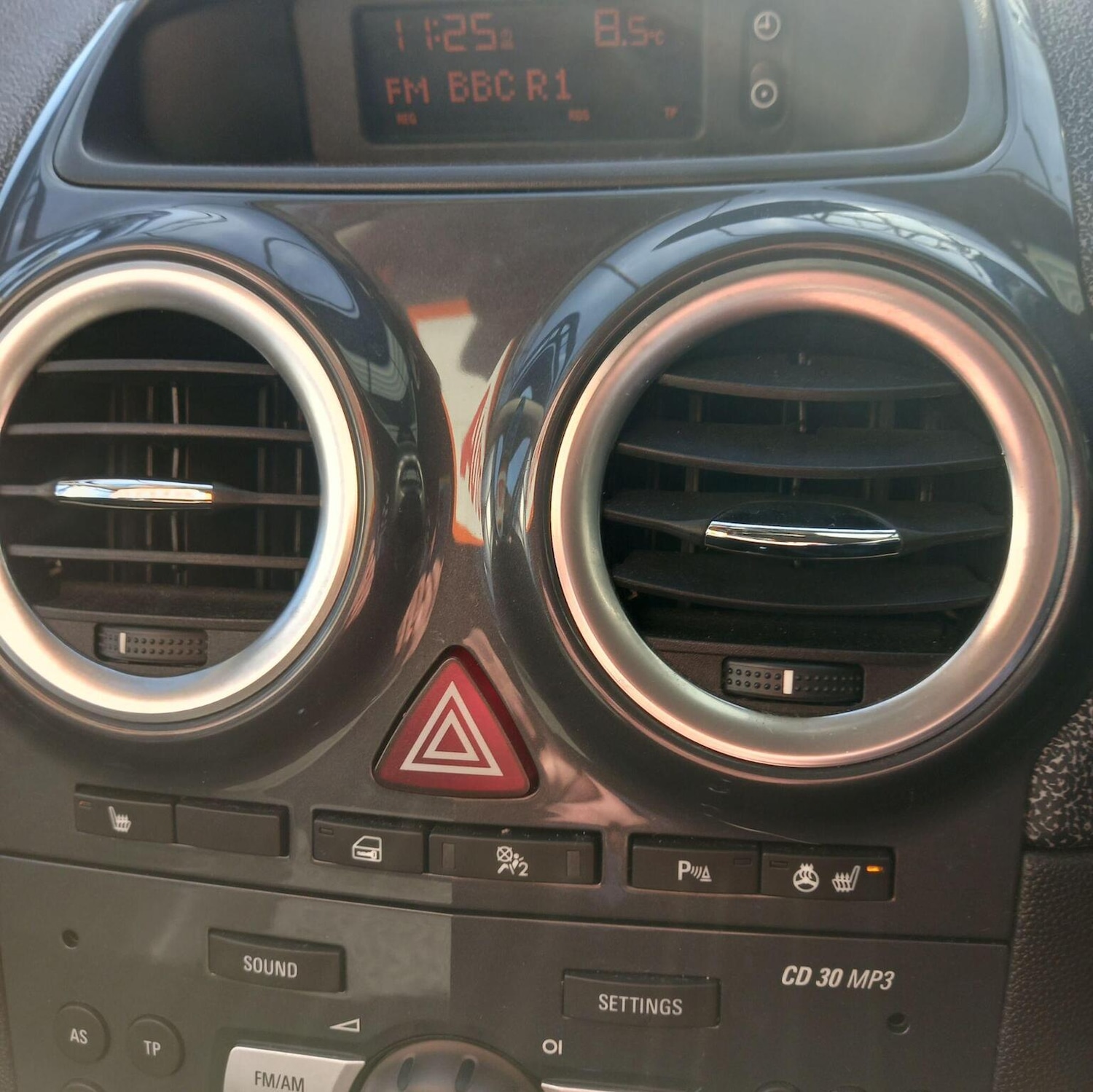 Used Vauxhall Corsa 2011 for sale - 77289075: Photo 21