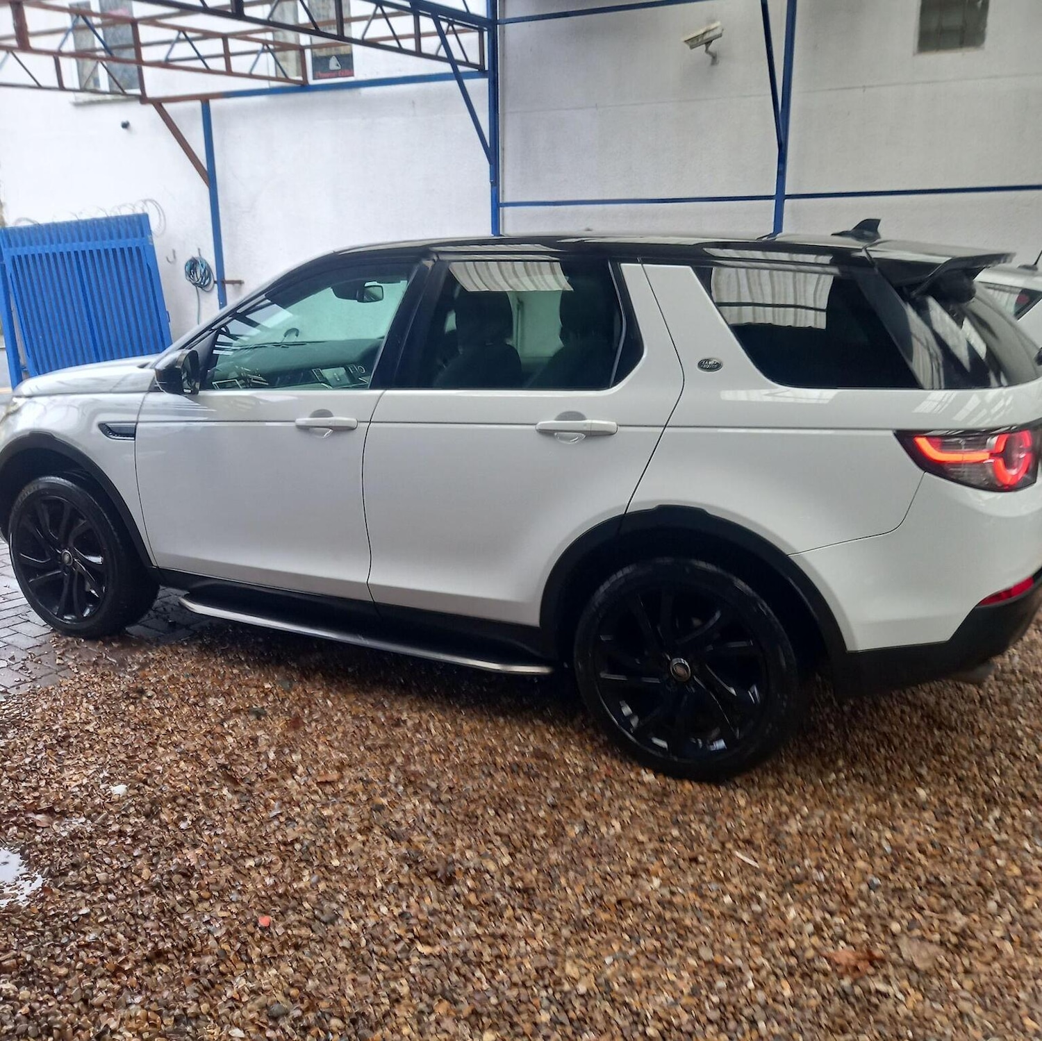 Used Land Rover Discovery Sport 2016 for sale - 78098279: Photo 5