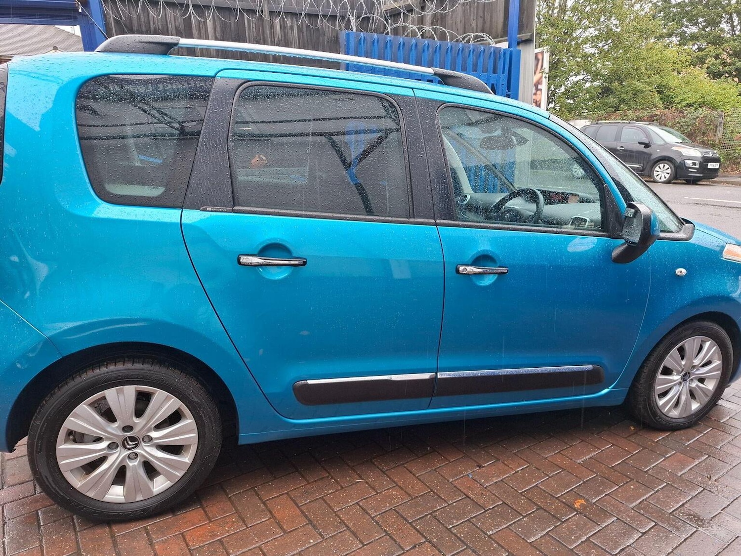 Used Citroen C3 Picasso 2014 for sale - 77289065: Photo 2