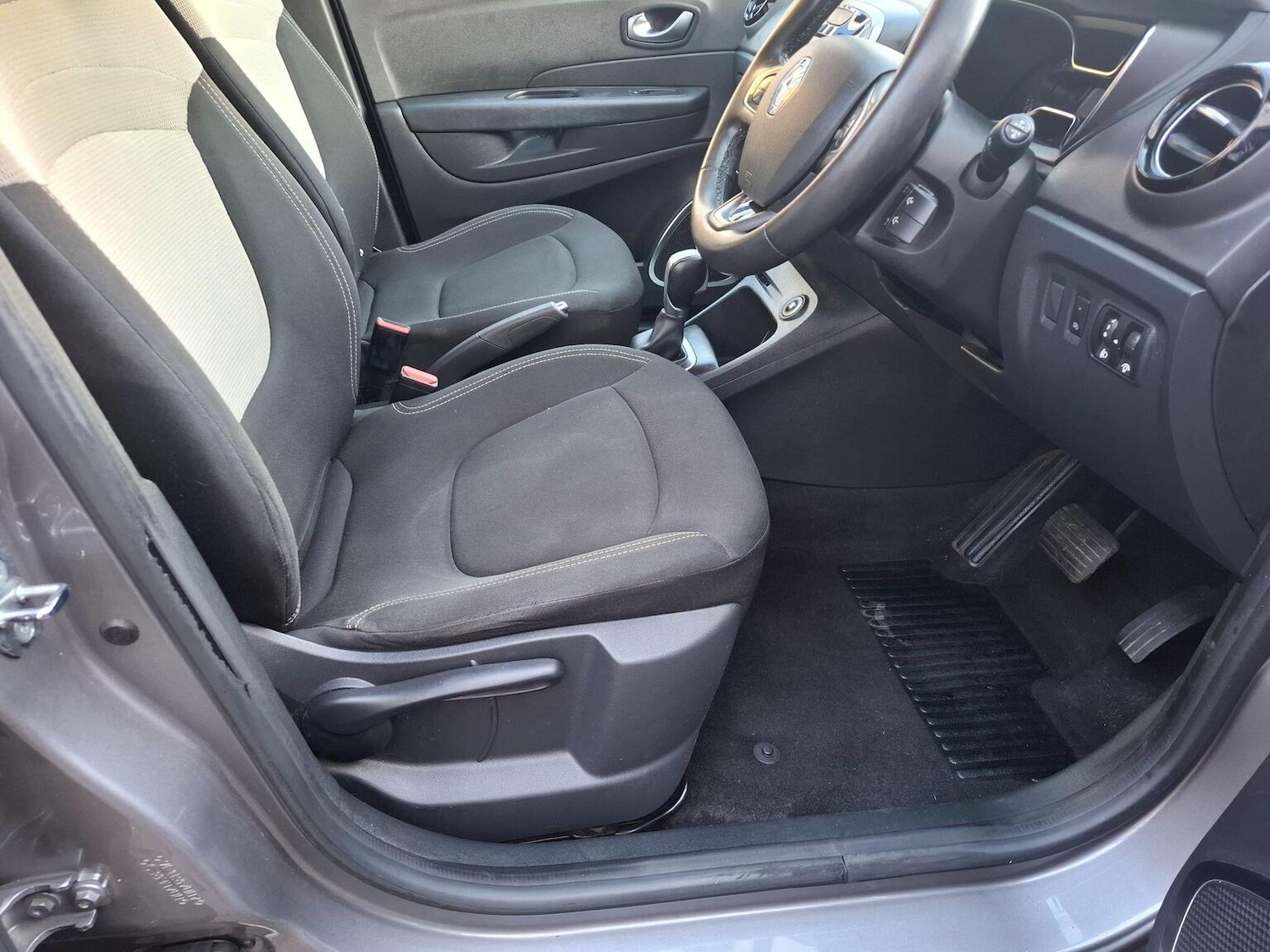 Used Renault Captur 2019 for sale - 77289058: Photo 11